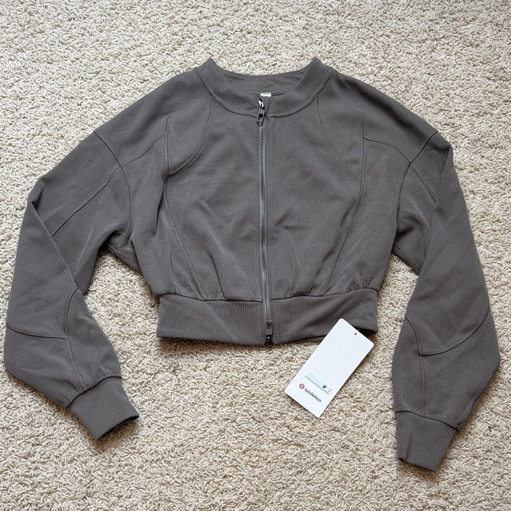 Lululemon Softstreme Cropped Jacket Nomad Brown NWT US 4